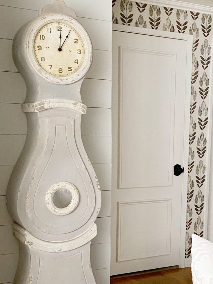 Image for Peel & Stick Wallpaper DIY - Tulip